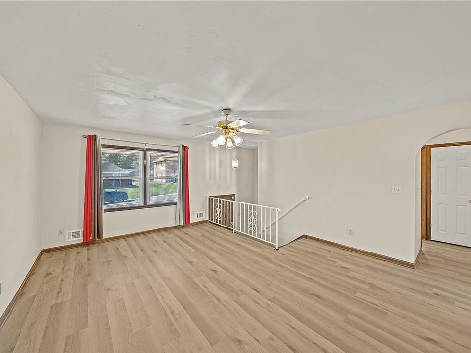 1st image of 11608 E 60th St