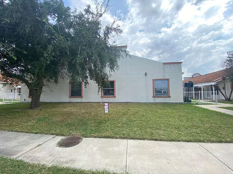 306 Pacific Ave — Photo 12