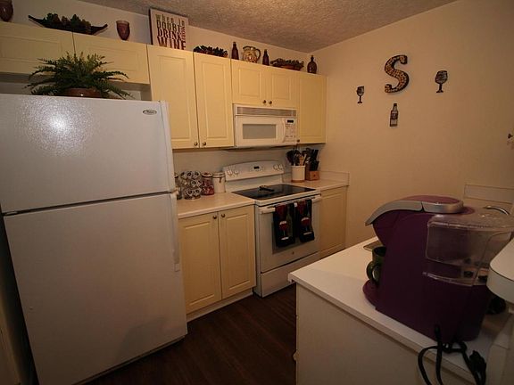 5th image of 4032 Meadowleigh Way