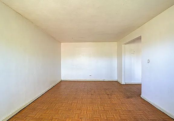 3rd image of 6608 Grand Central Pkwy APT 3A