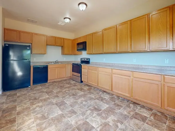 Watford Flats, 2751 116th Ave NW Unit Q, Watford City, ND 58854