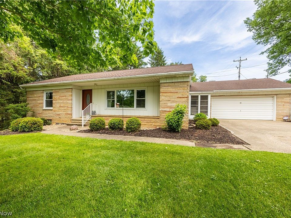 1st image of 32 Lakeview Dr