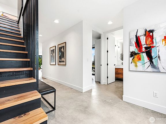 5th image of 9318 47th Avenue SW