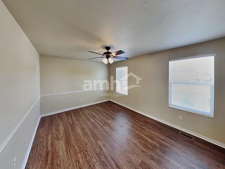 360 W 1900 S — Photo 8