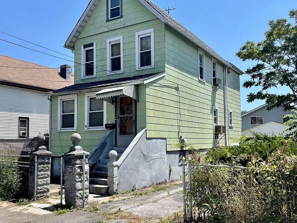 1st image of 36 Leyden Ave