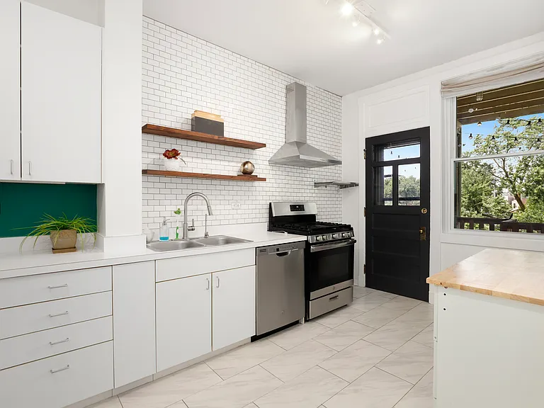 432 W Dickens Ave #3 — Photo 11