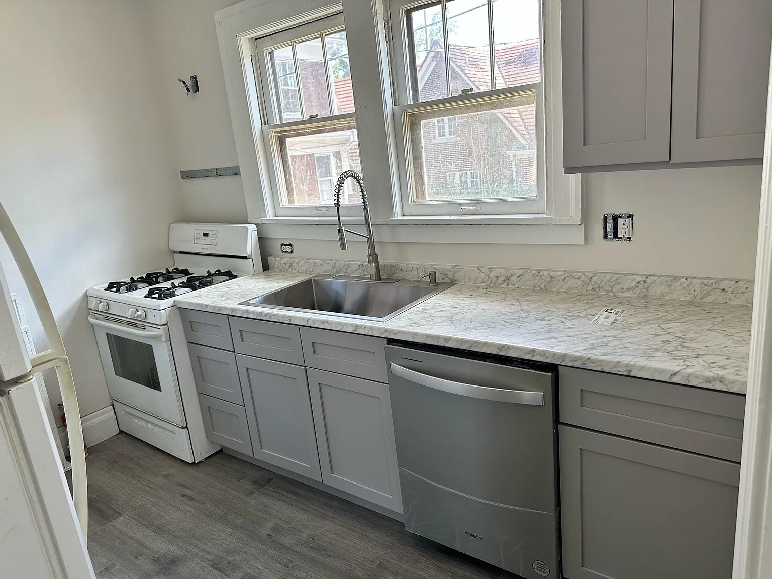 4 bed, 1600 sqft, $5,500 — Photo 3