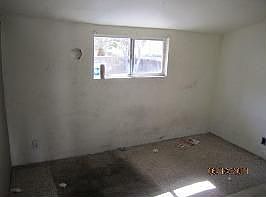 5th image of 728 N Mayfield Ave