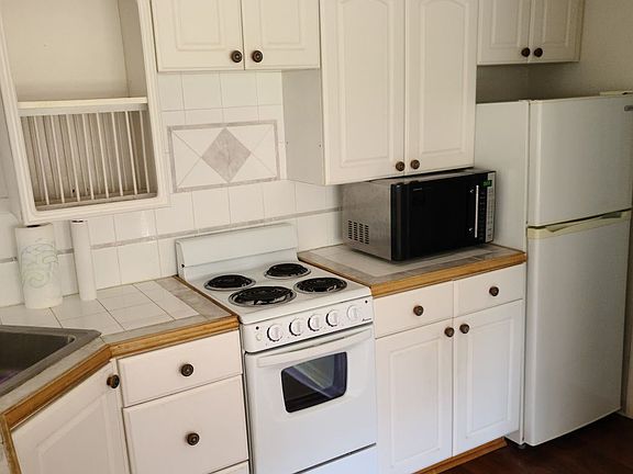 4th image of 21310 Stillwater Ave Suite B