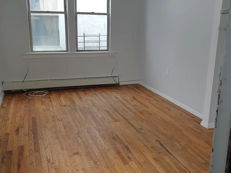 25-33 23rd St #3 — Photo 1