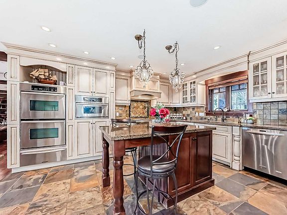 4th image of 10909 Eamon Rd NW