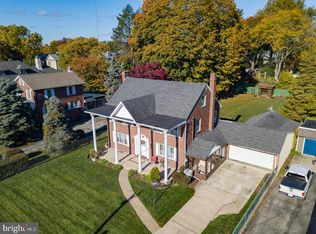 556 Leverington Ave, Philadelphia, PA 19128