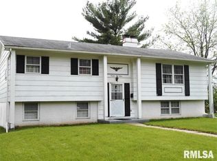 1653 W 36th St, Davenport, IA 52806