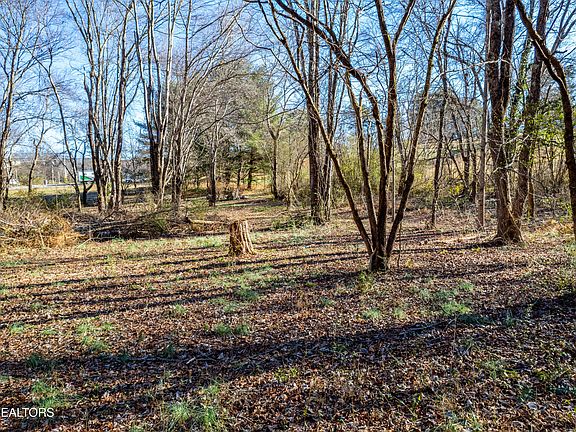 2nd image of 3045 Montvale Rd