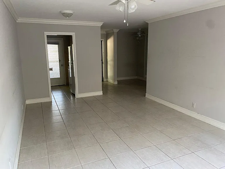 1150 E Sample Rd #207 — Photo 8