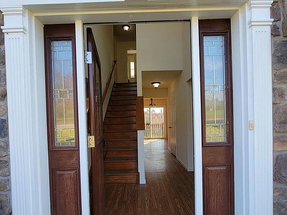 2nd image of 148 Stoney Ledge Dr