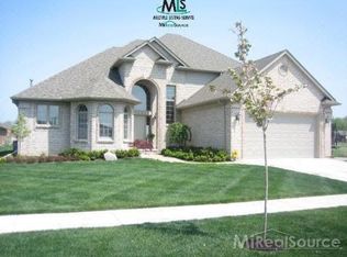 19373 Gold Riv, Update, MI 48044