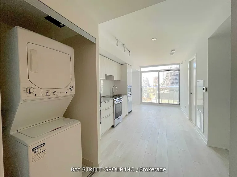501 Yonge St #2203 — Photo 7