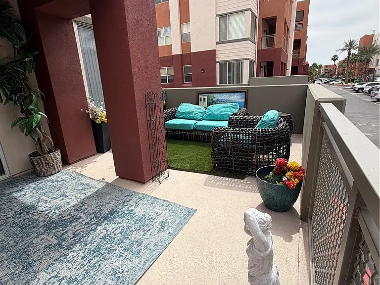 87 E Agate Ave #202 — Photo 17