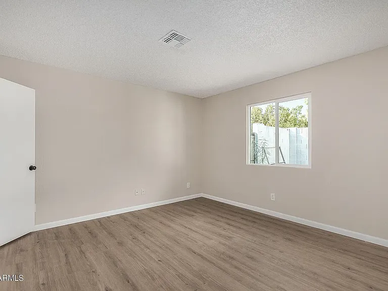 5130 W Joan De Arc Ave — Photo 18