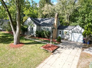 1659 Shangrai La Dr SE, Grand Rapids, MI 49508