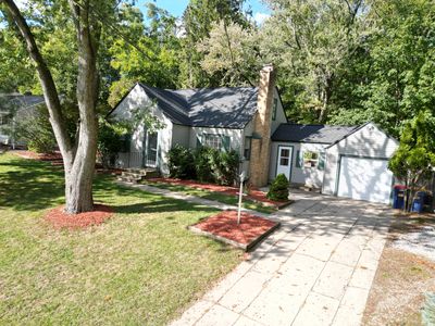 1659 Shangrai La Dr SE, Grand Rapids, MI, 49508
