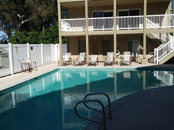 Pool and Clubhouse