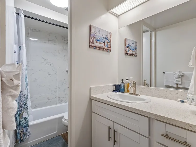 225 Queen St #8C — Photo 10