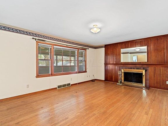 5th image of 470 Evening St