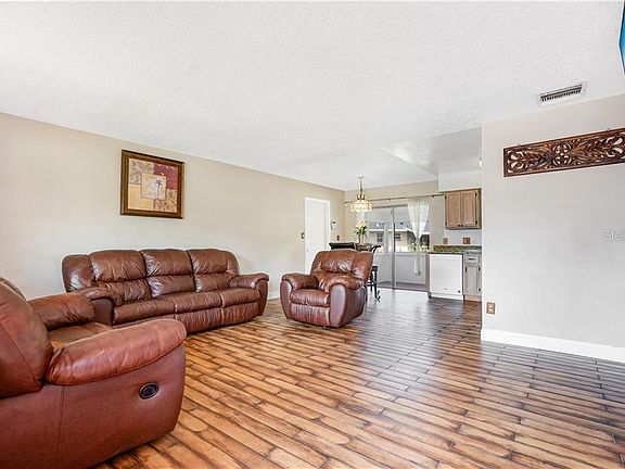 5th image of 7625 Gilchrist Dr