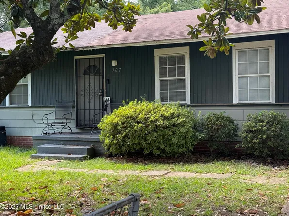 707 Hillmont Dr, Jackson, MS 39209