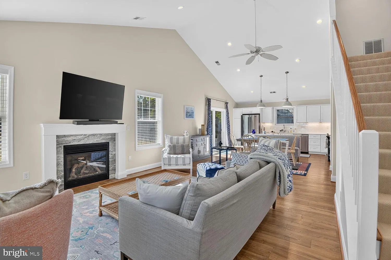 4 bed, 3.0 bath, 2268 sqft, $4,500 — Photo 4