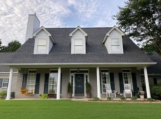 810 Maplewood Dr, Oxford, MS 38655