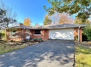 34 Hilltop Rd, Floyds Knobs, IN 47119