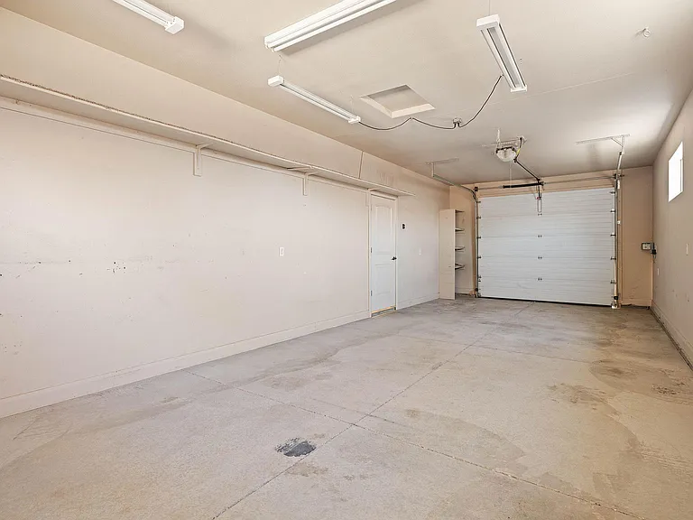 935 E Crooked Creek Dr — Photo 13