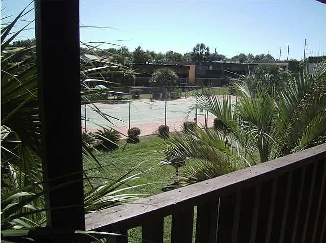 402 Marshall Ct NW #6 — Photo 9