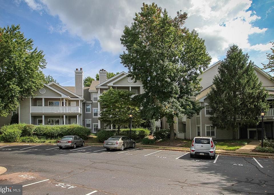 1st image of 6005 Rosebud Ln APT 306