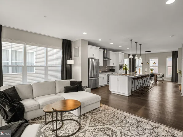 22951 Sullivans Cv, Brambleton, VA 20148