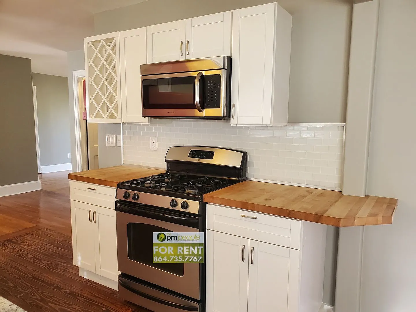 Beautiful 3/2.5 Home on Wooded Lot — Photo 3