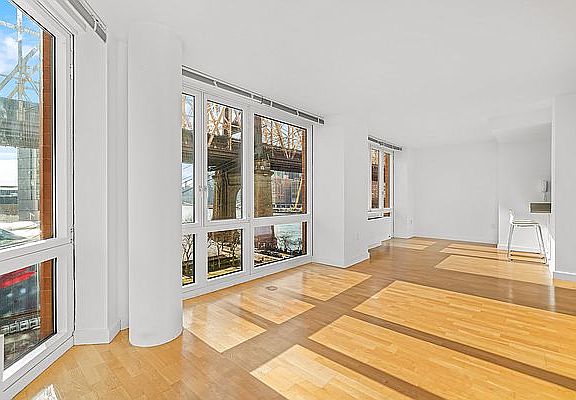 3rd image of 405 Main St APT 7V