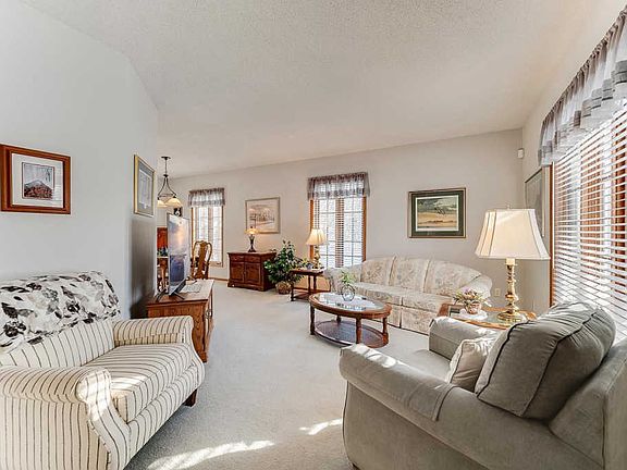 3rd image of 2064 Parkway Dr