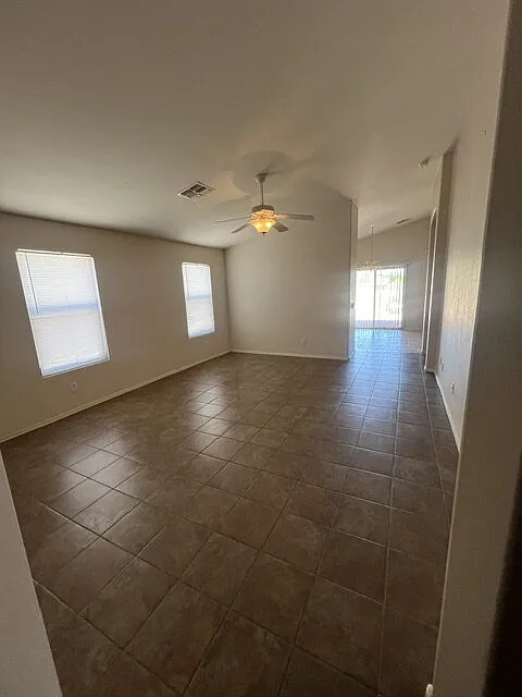 3 bed, 2.0 bath, 1281 sqft, $1,475 — Photo 3