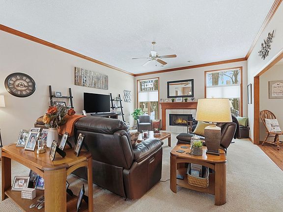 3rd image of 917 Lake Hill Ct