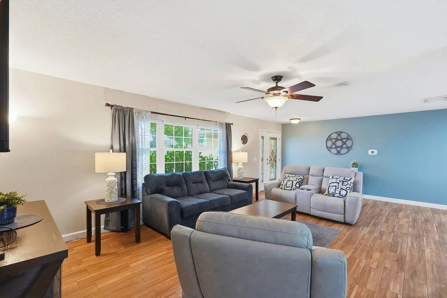 3 bed, 2.0 bath, 2163 sqft, $4,428 — Photo 1