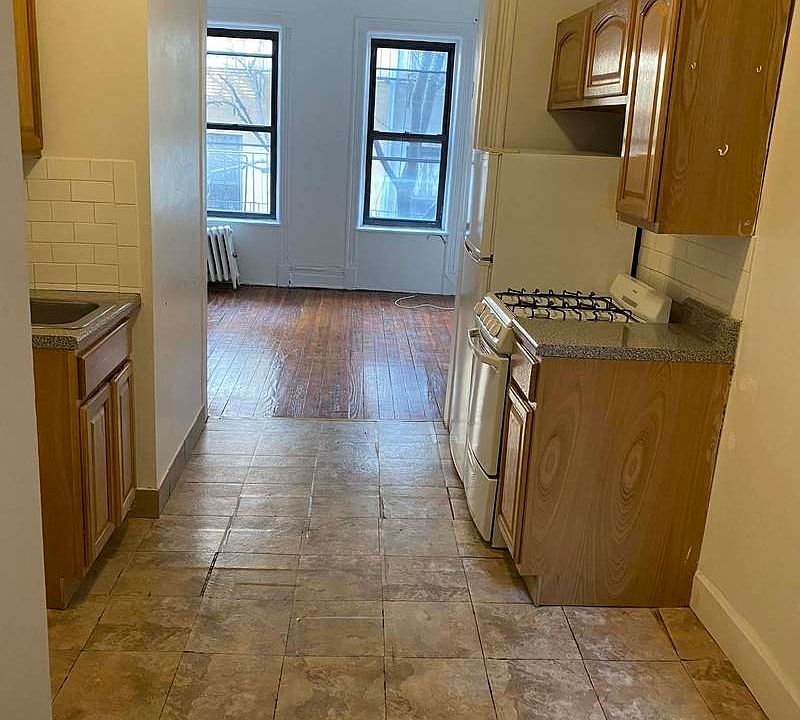 1st image of 241 W 15th St #4E