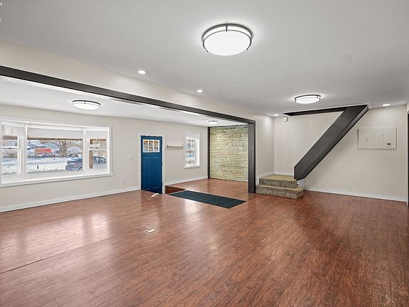 4th image of 3969 West St