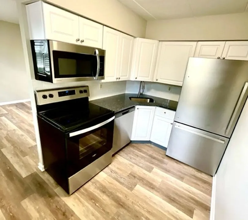 312 E Ridley Ave