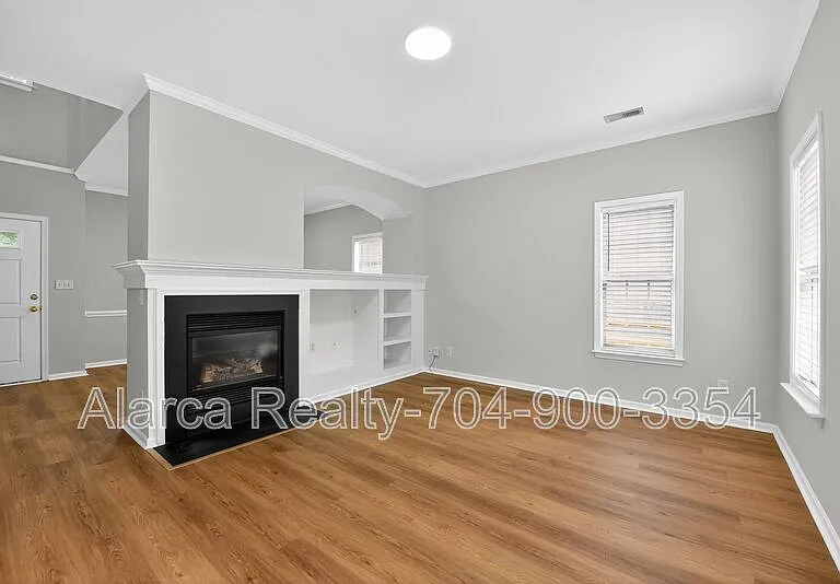 9205 Mitchell Glen Dr — Photo 4