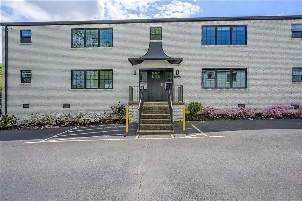 Building Photo - 905 Briarcliff Rd NE #2