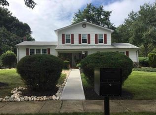 77 Colleen Cir, Ewing, NJ 08638